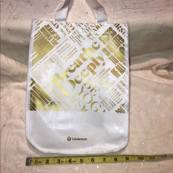 Lululemon gift bag - Picture 2 of 5